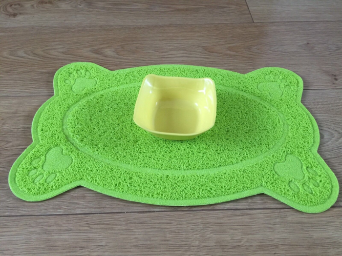 Green Bone Shaped PVC Cat Dog Mat Non-Slip Pet Food Water Bowl Feeding Placemat